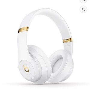 Beats by Dre Premium White Over-Ear Headphones